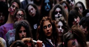 هالووين بالبرتغالية: من “باو بور ديوس” إلى “كابرا إي كانيوتو” كيف يُحتفل بيوم الساحرات؟
