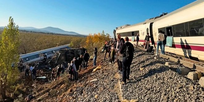 إسبانيا في حداد لثلاثة أيام بعد حادث تصادم قطارين وحصيلة القتلى ترتفع إلى 74.. فيديو